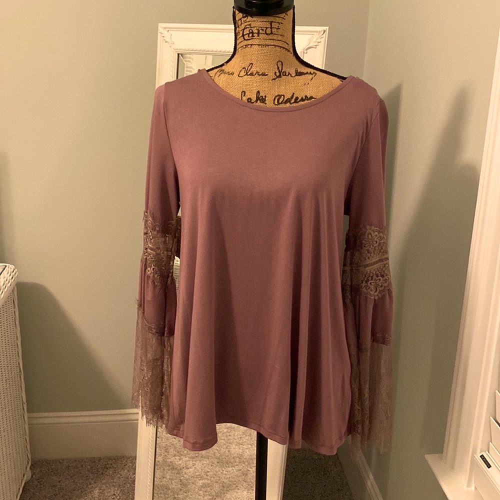 NWT Coco + Jameson long sleeve top, size L.